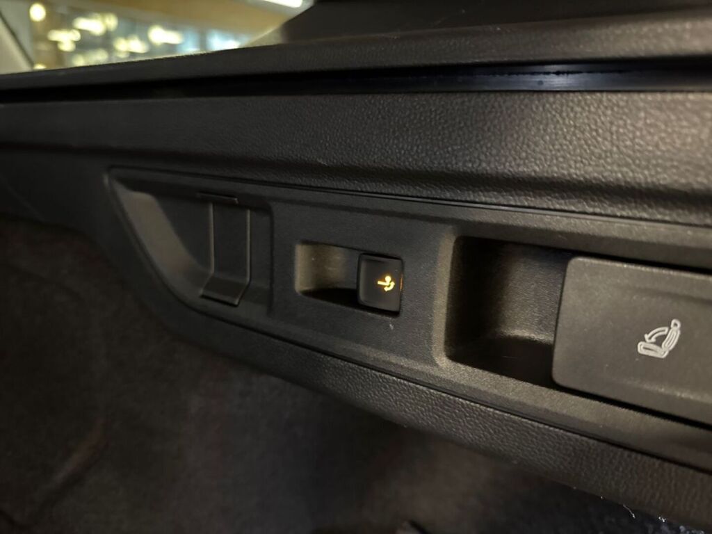 Volkswagen PASSAT 2025 Sininen