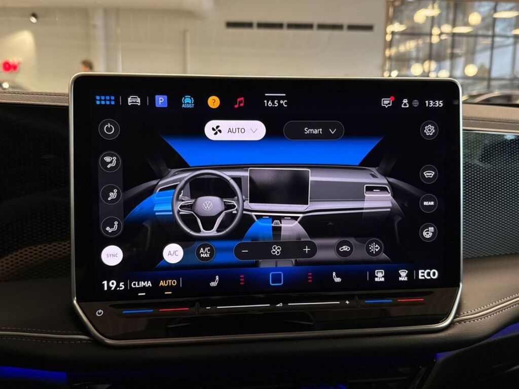 Volkswagen PASSAT 2025 Sininen