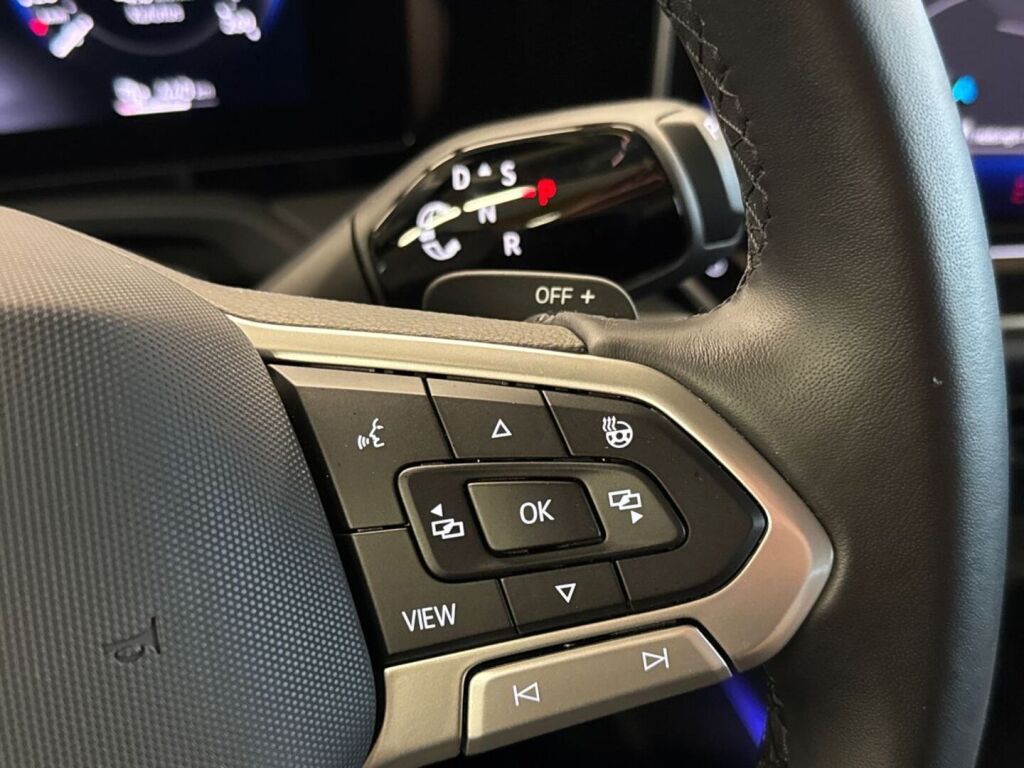 Volkswagen PASSAT 2025 Sininen