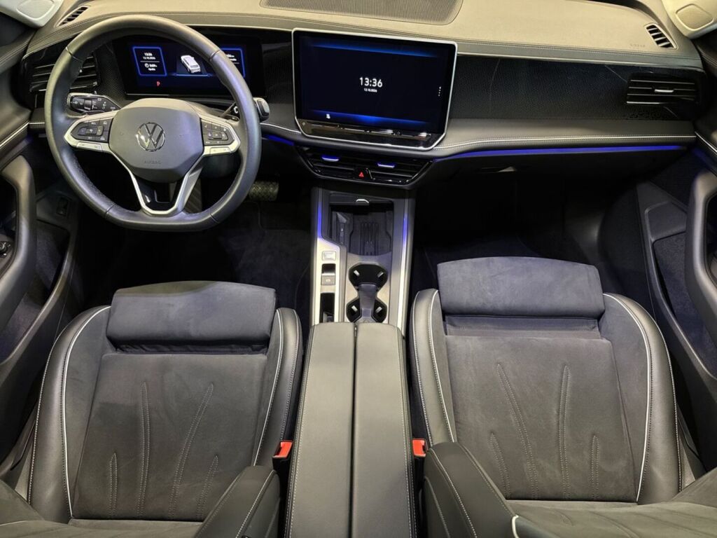 Volkswagen PASSAT 2025 Sininen