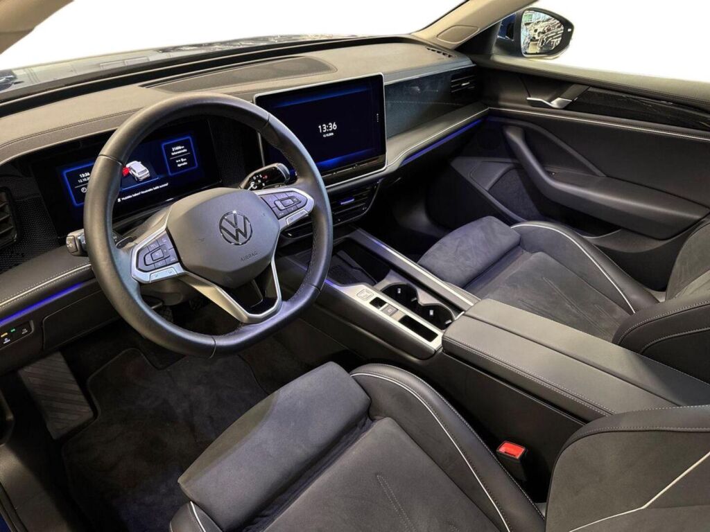 Volkswagen PASSAT 2025 Sininen