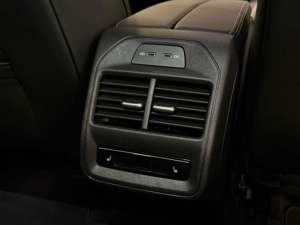 Volkswagen PASSAT 2025 Sininen