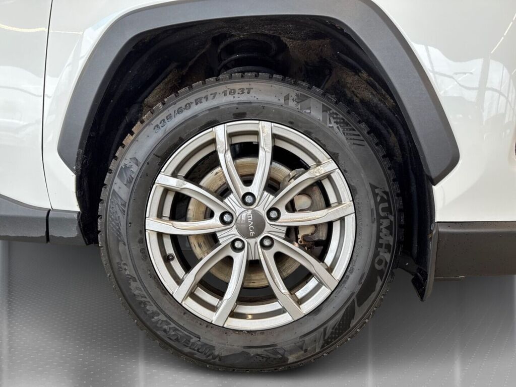 Toyota RAV4 2022 Valkoinen