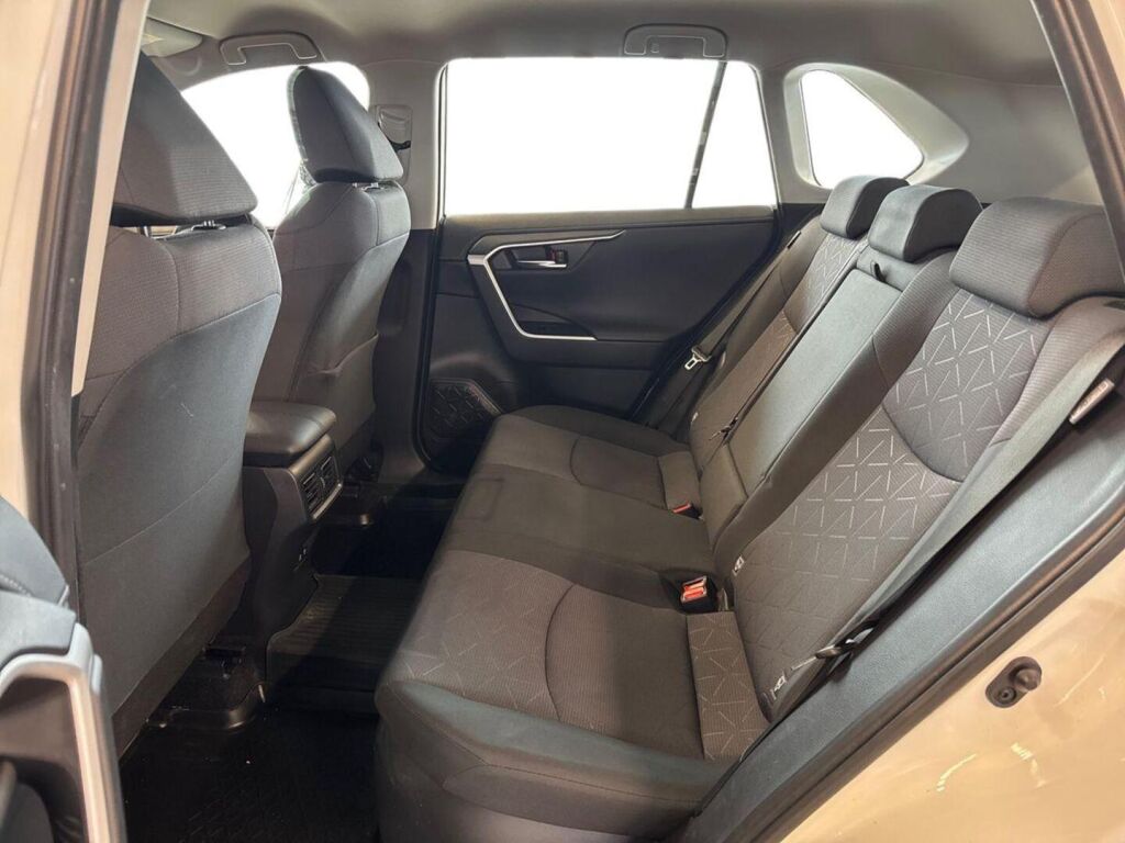 Toyota RAV4 2022 Valkoinen