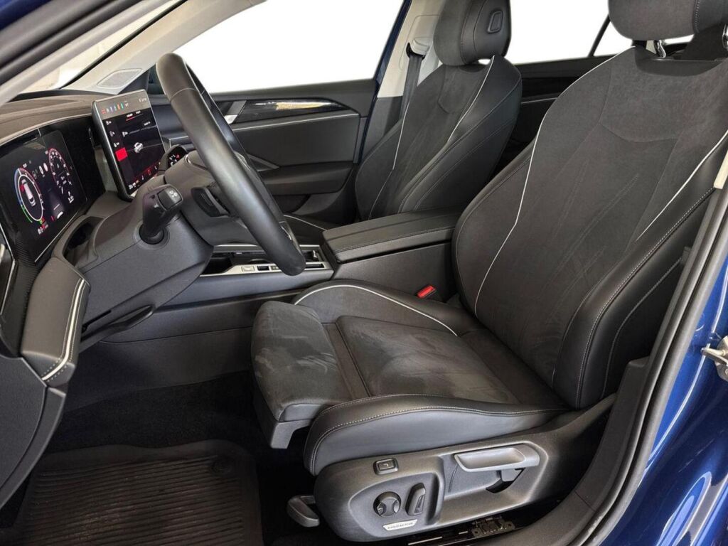Volkswagen PASSAT 2025 Sininen