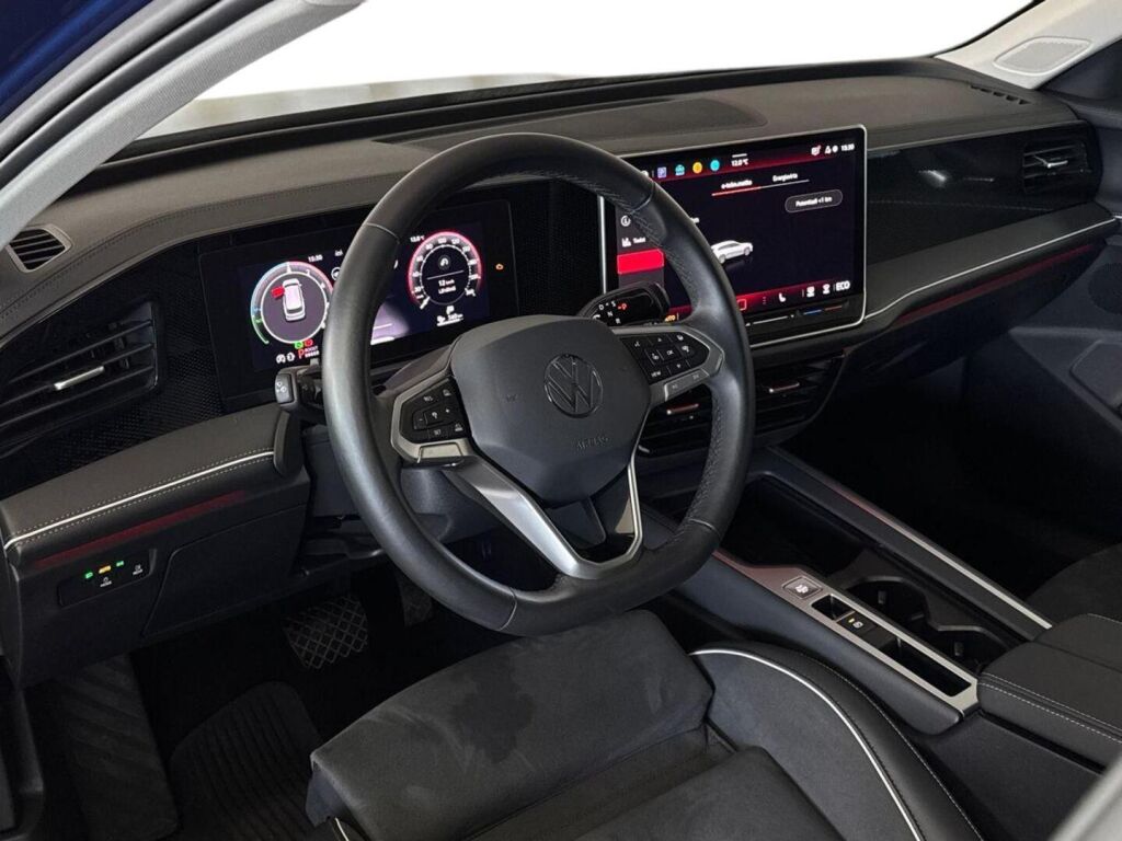 Volkswagen PASSAT 2025 Sininen