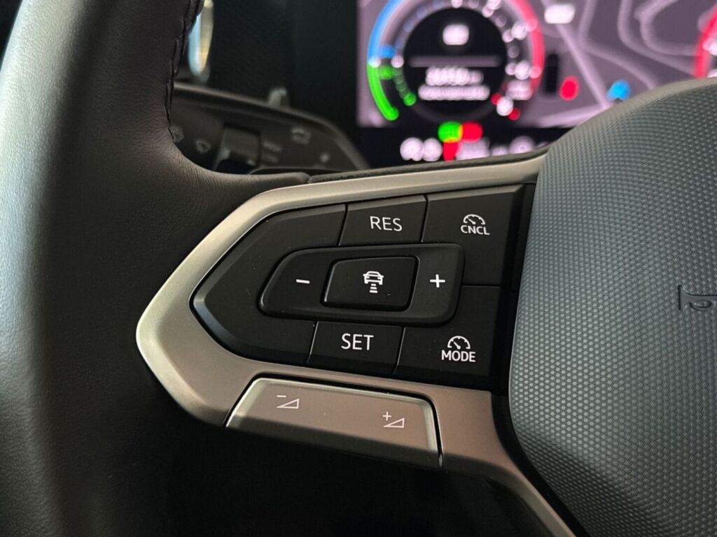 Volkswagen PASSAT 2025 Sininen