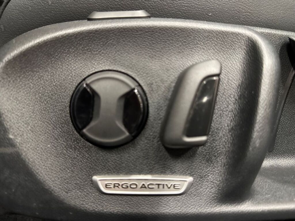 Volkswagen PASSAT 2025 6