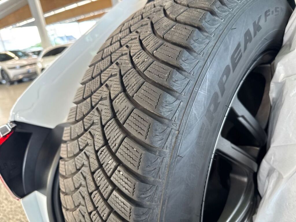 Toyota RAV4 2022 Valkoinen