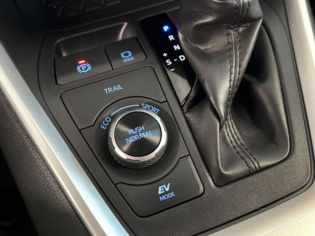 Toyota RAV4 2022 Valkoinen