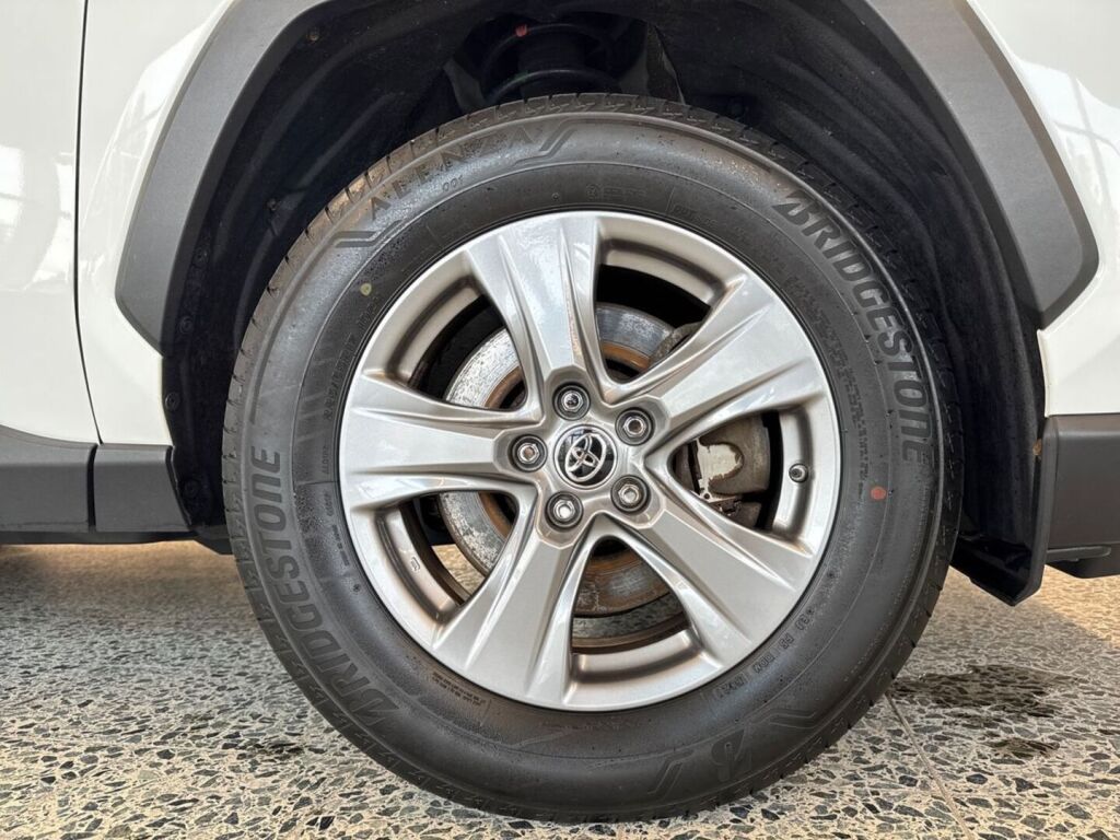 Toyota RAV4 2022 Valkoinen