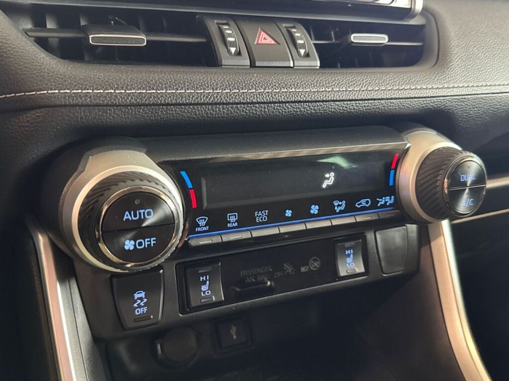 Toyota RAV4 2022 Valkoinen