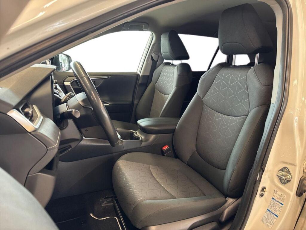 Toyota RAV4 2022 Valkoinen