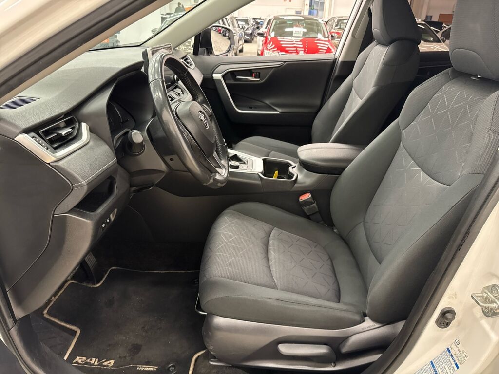 Toyota RAV4 2022 Valkoinen