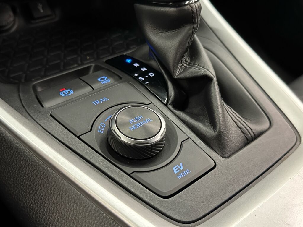 Toyota RAV4 2022 Valkoinen