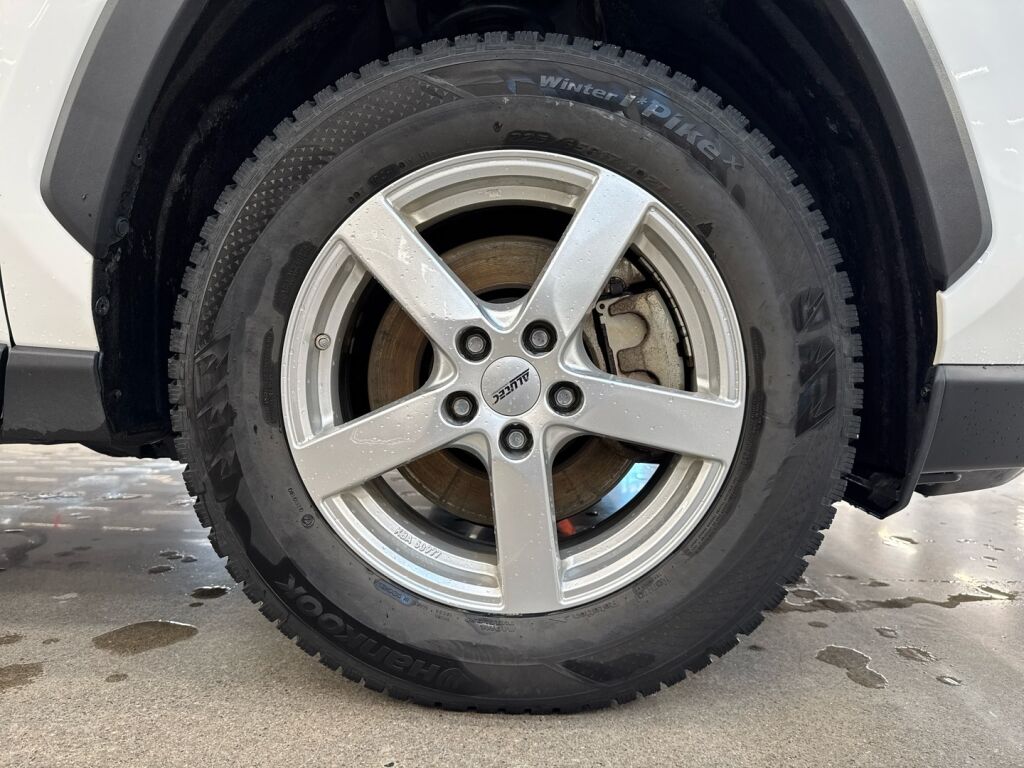 Toyota RAV4 2022 Valkoinen