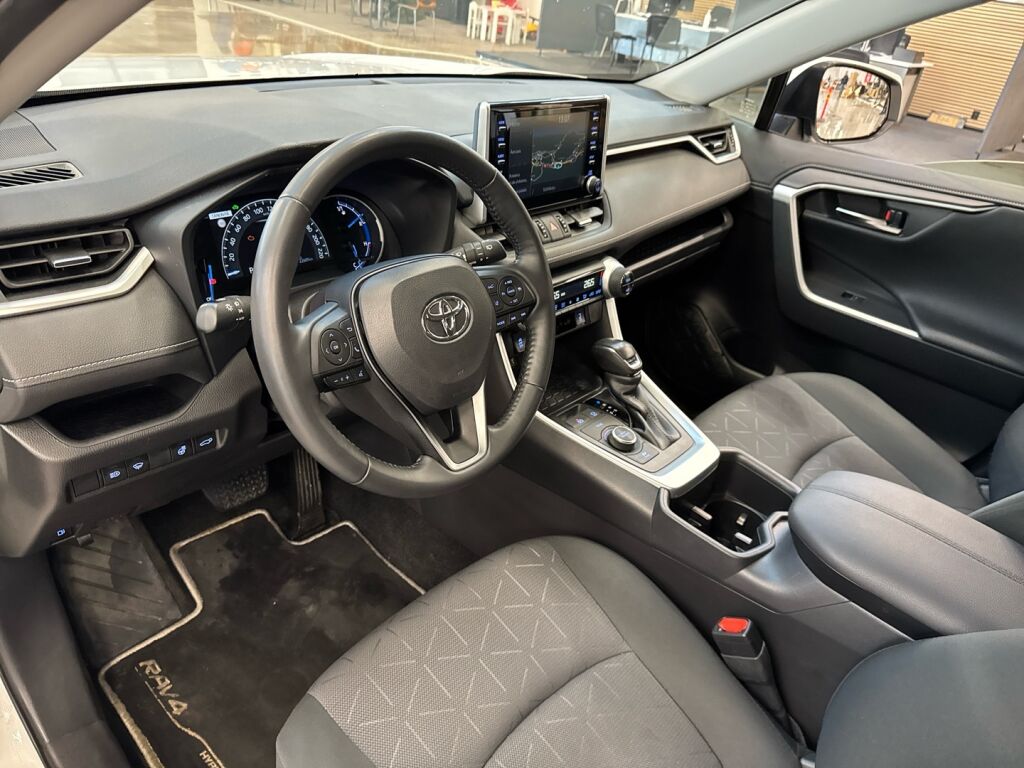 Toyota RAV4 2022 Valkoinen