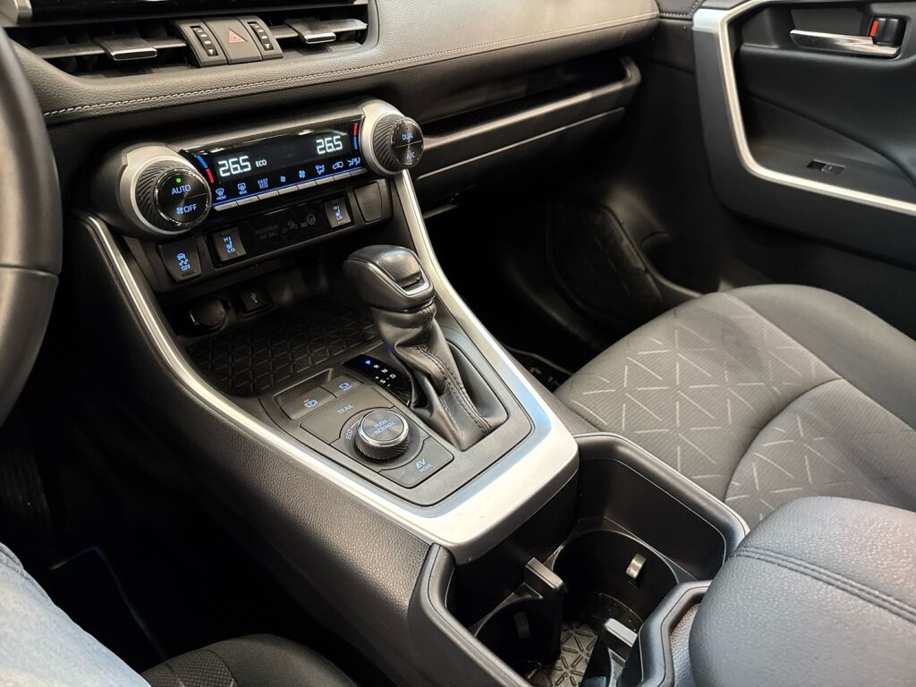 Toyota RAV4 2022 Valkoinen