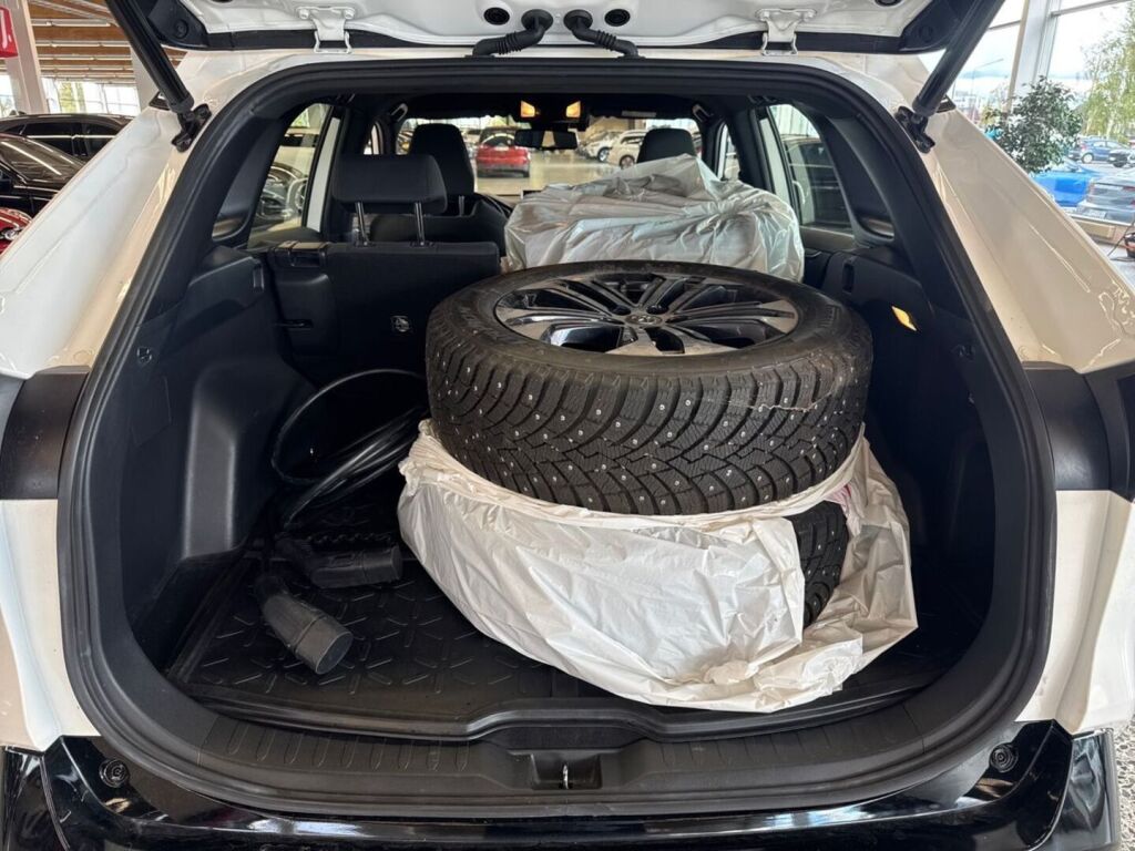 Toyota RAV4 Plug-in 2022 Valkoinen