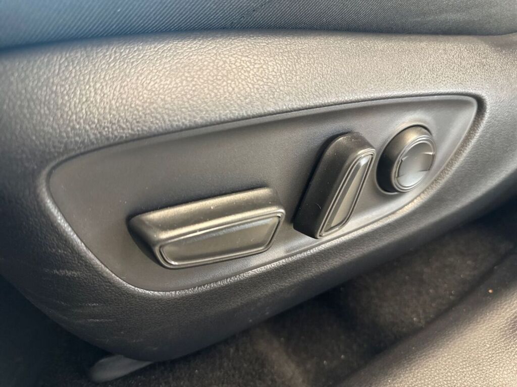 Toyota RAV4 Plug-in 2022 Valkoinen