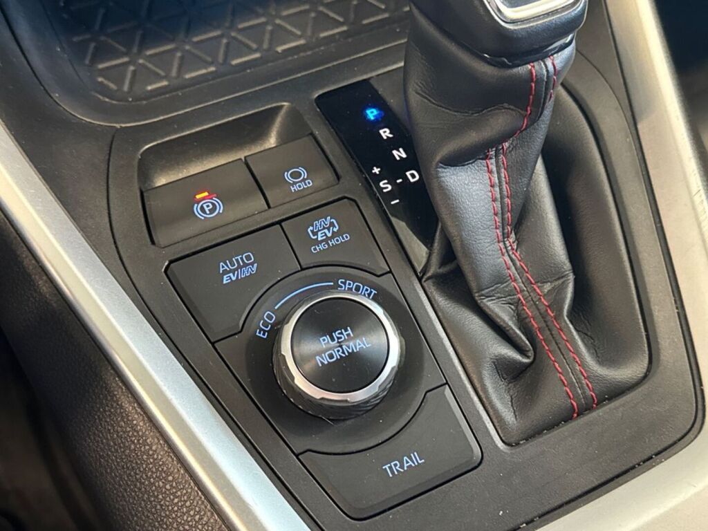 Toyota RAV4 Plug-in 2022 Musta