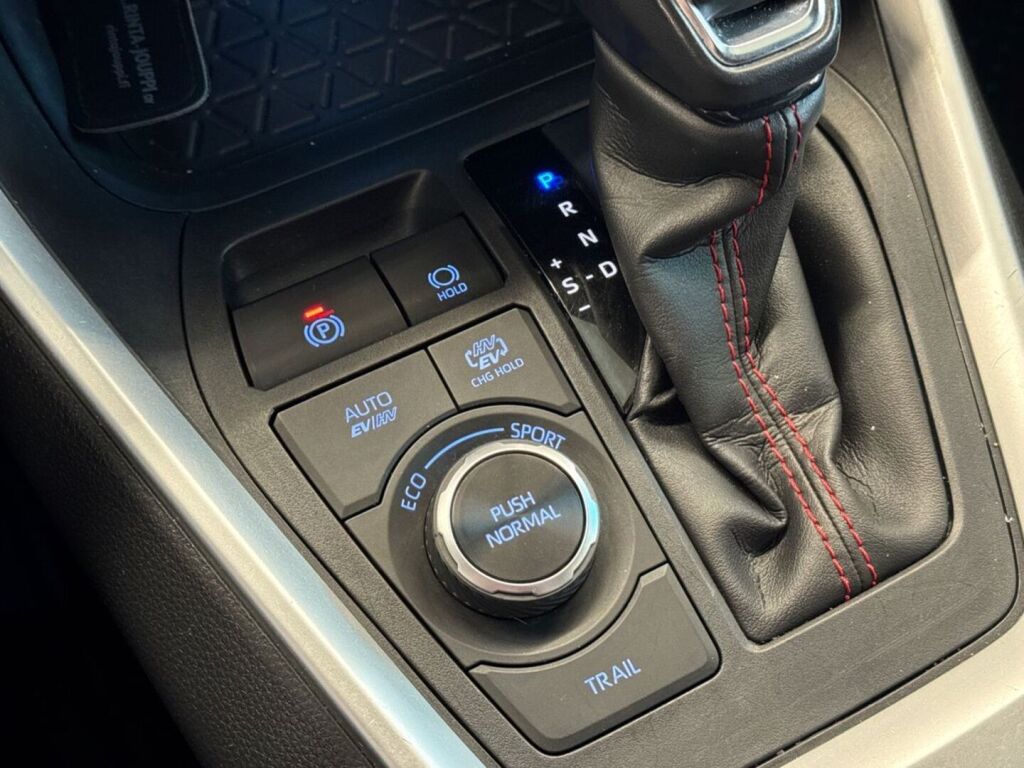 Toyota RAV4 Plug-in 2022 Musta