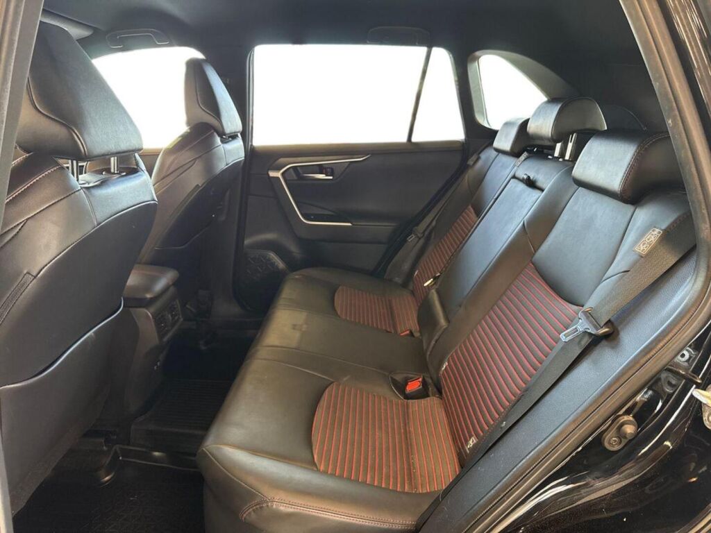 Toyota RAV4 Plug-in 2022 Musta