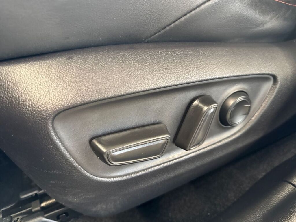 Toyota RAV4 Plug-in 2022 Musta