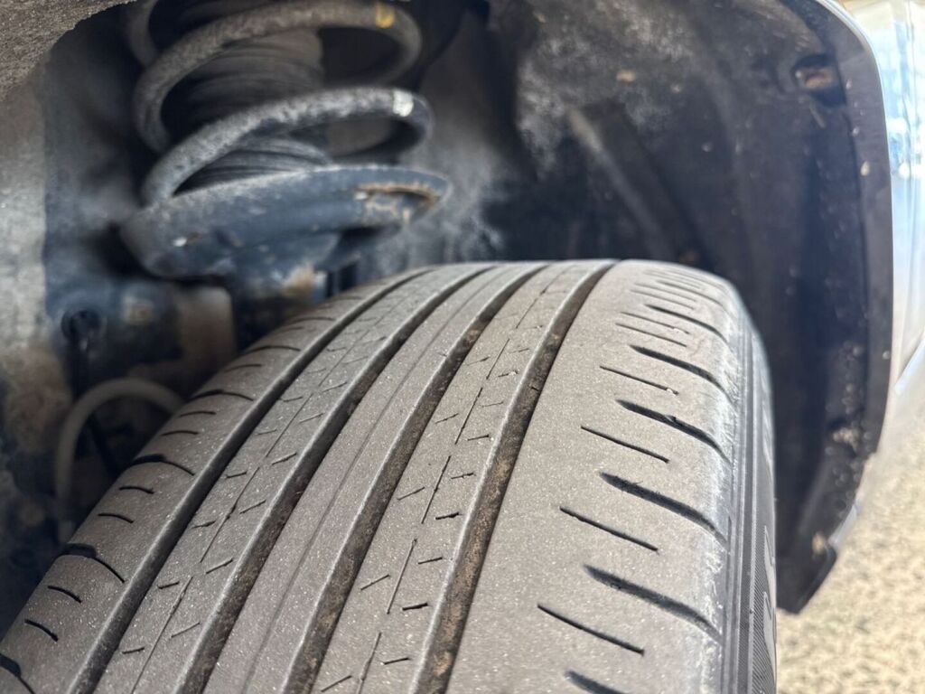 Toyota RAV4 Plug-in 2022 Musta