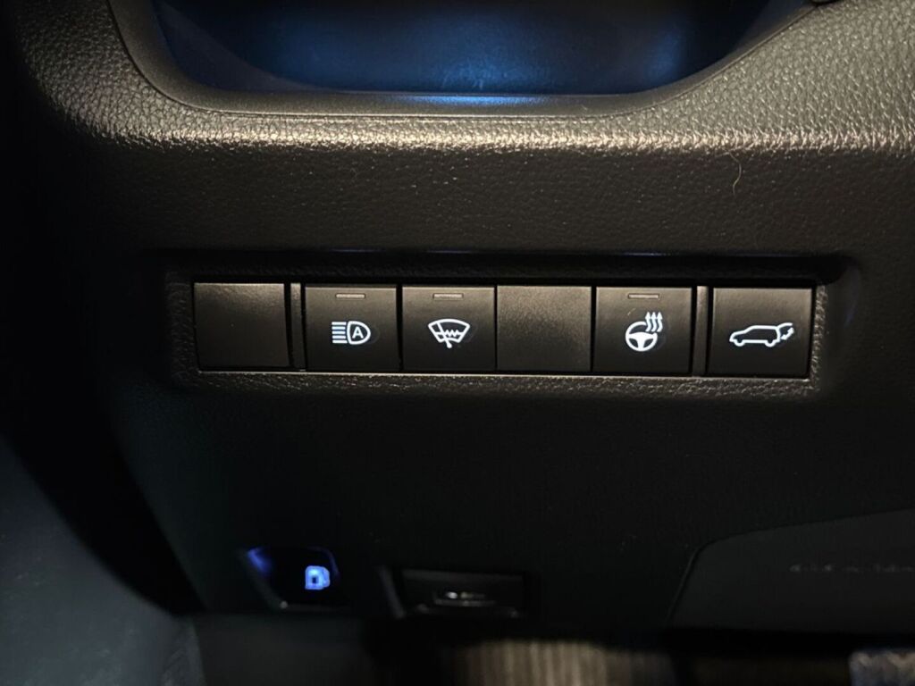 Toyota RAV4 Plug-in 2022 Musta