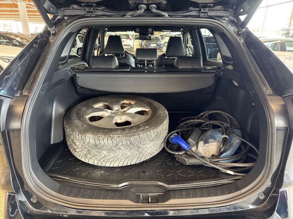 Toyota RAV4 Plug-in 2022 Musta