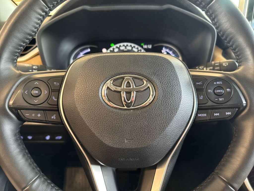 Toyota RAV4 2023 Punainen