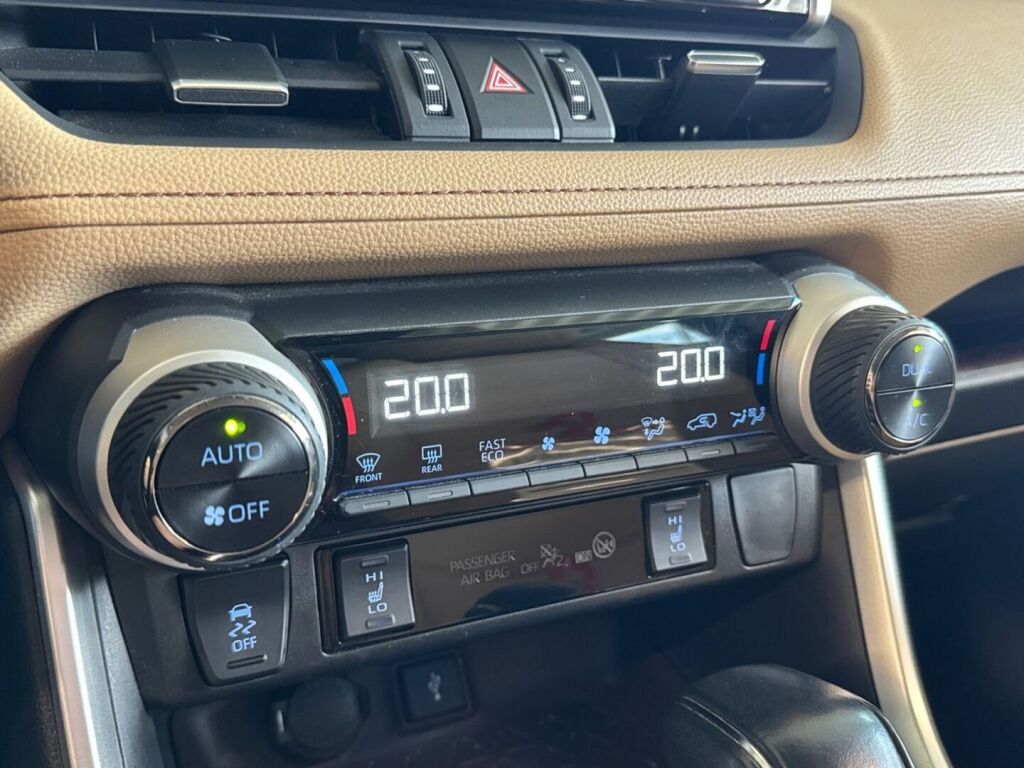 Toyota RAV4 2023 Punainen