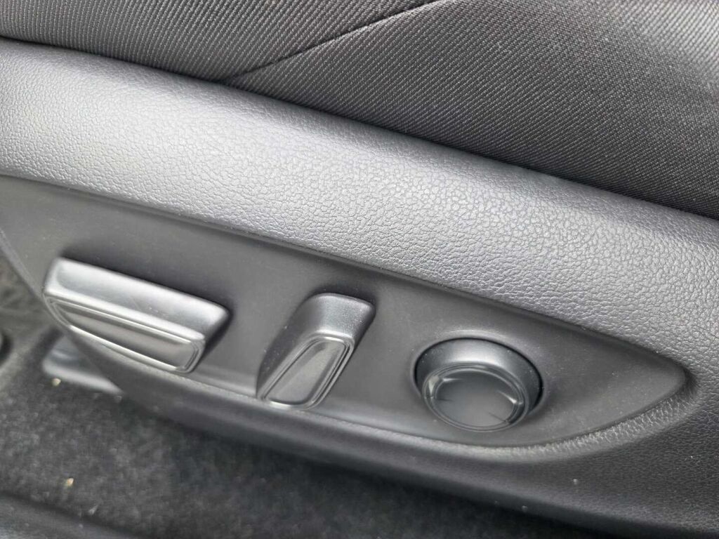 Toyota RAV4 Plug-in 2022 Valkoinen