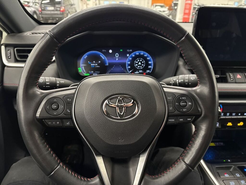 Toyota RAV4 Plug-in 2024 met.valkoinen