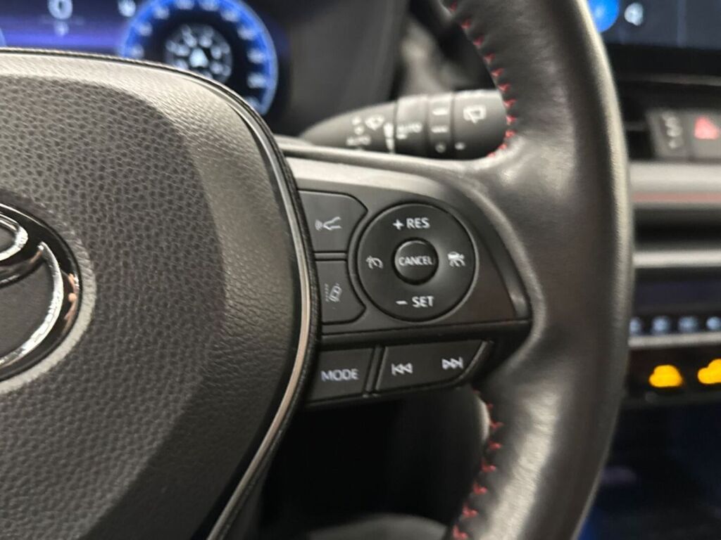 Toyota RAV4 Plug-in 2024 met.valkoinen