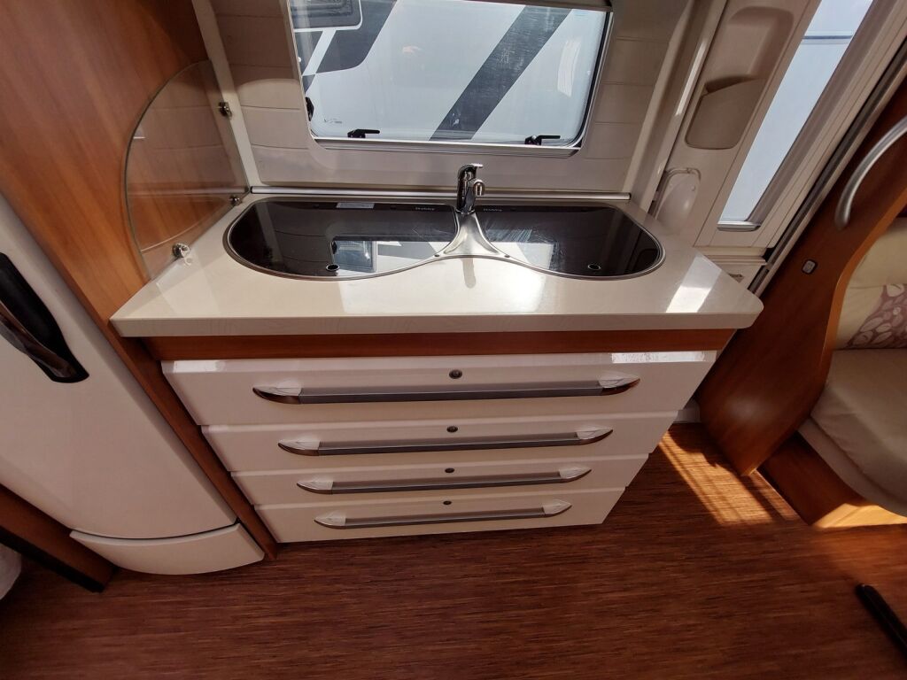 Hobby 560 2013 Valkoinen