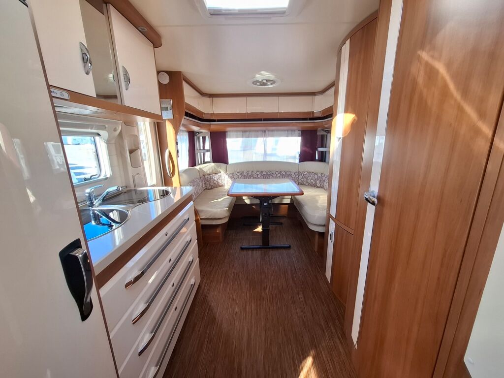 Hobby 560 2013 Valkoinen