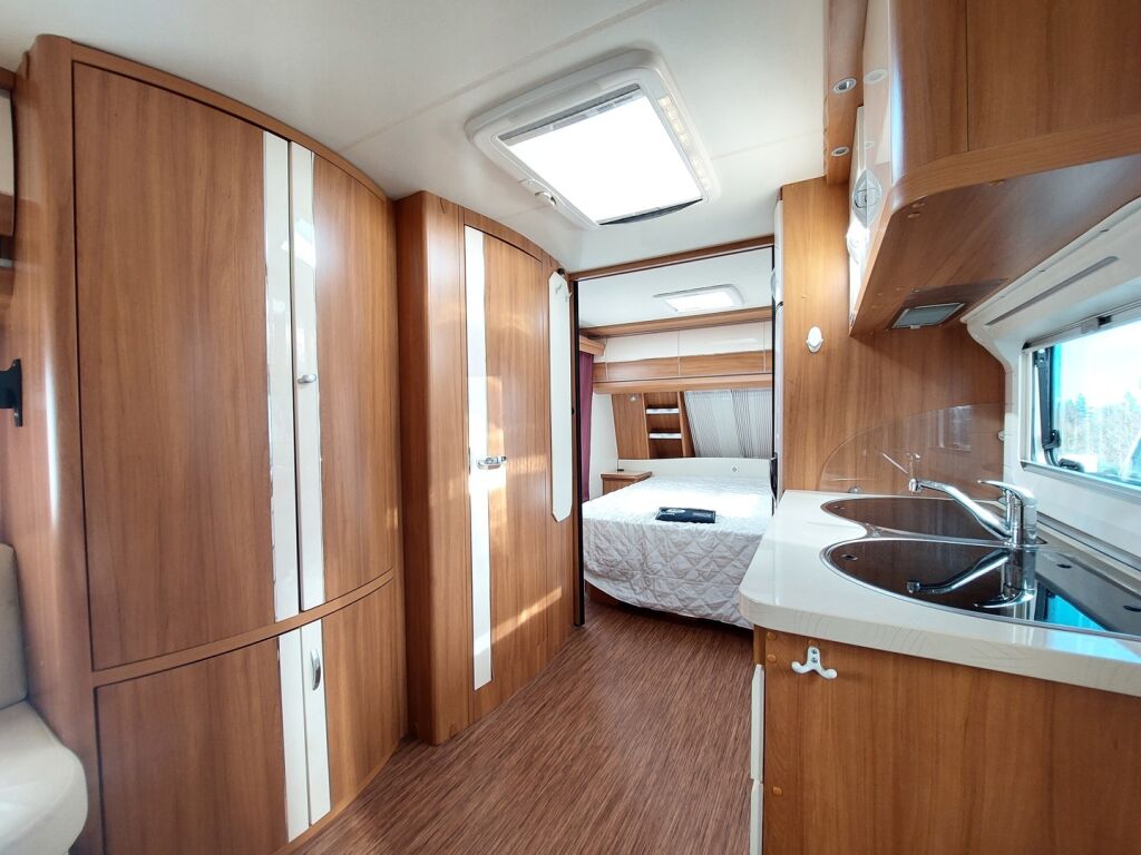 Hobby 560 2013 Valkoinen