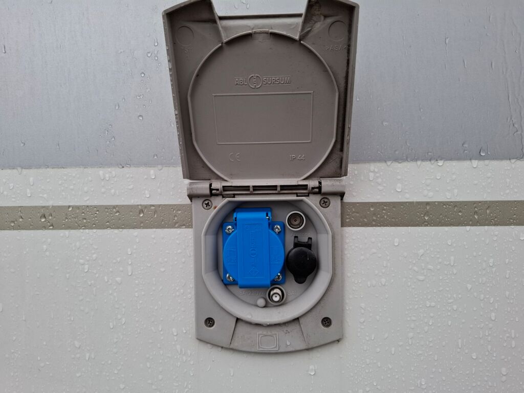 Adria ALPINA 2014 Valkoinen