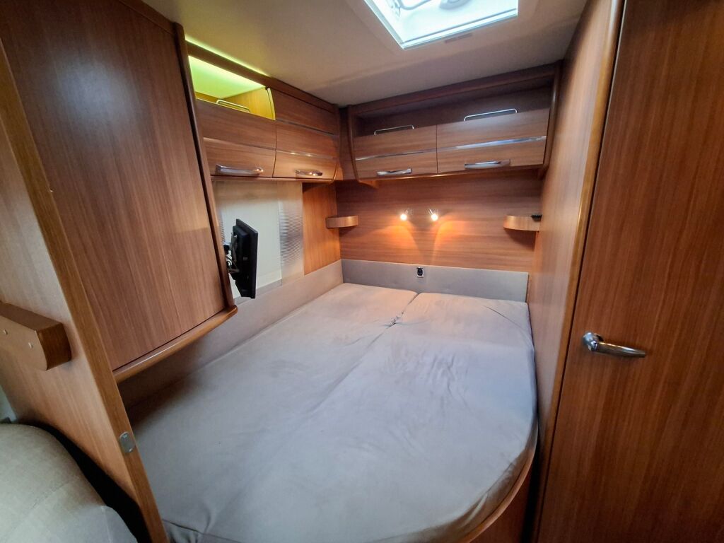 Adria ALPINA 2014 Valkoinen