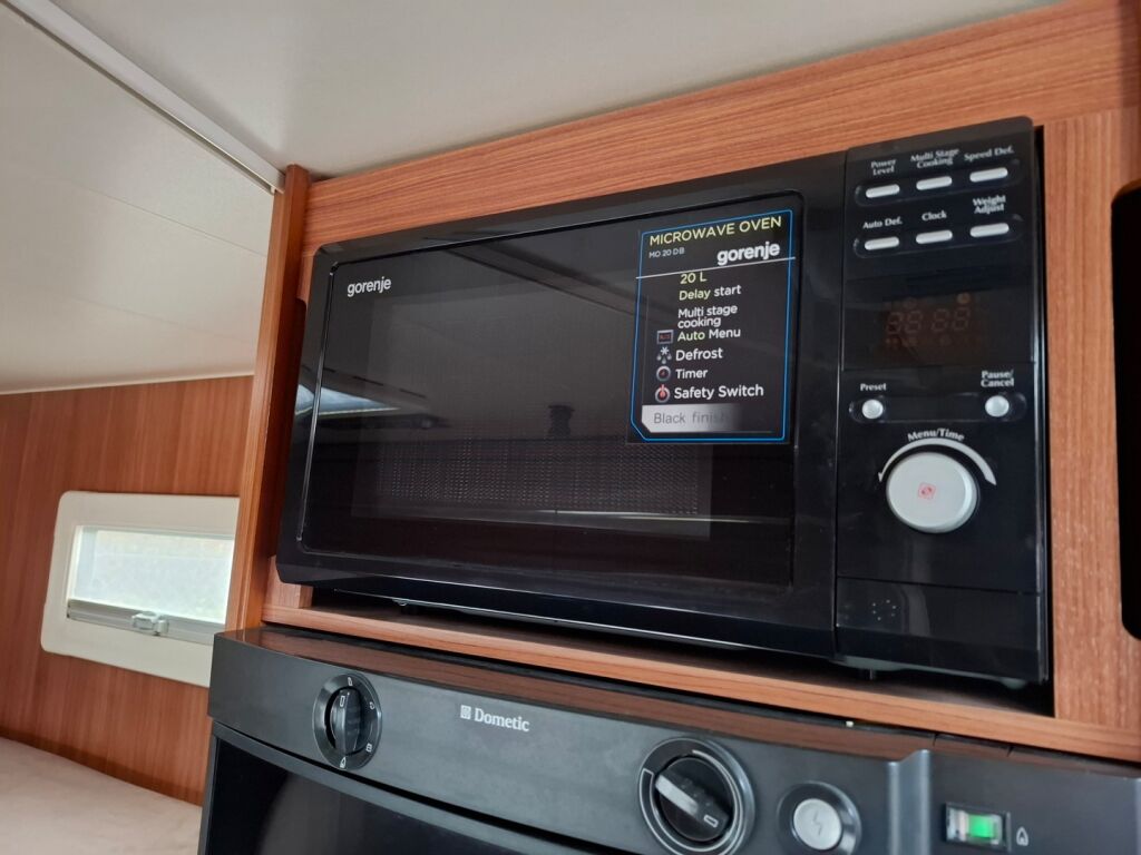 Adria ALPINA 2014 Valkoinen