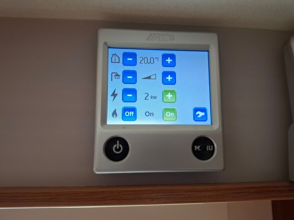 Adria ALPINA 2014 Valkoinen