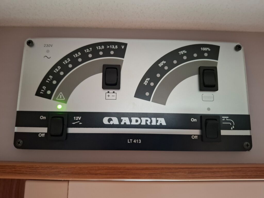 Adria ALPINA 2014 Valkoinen