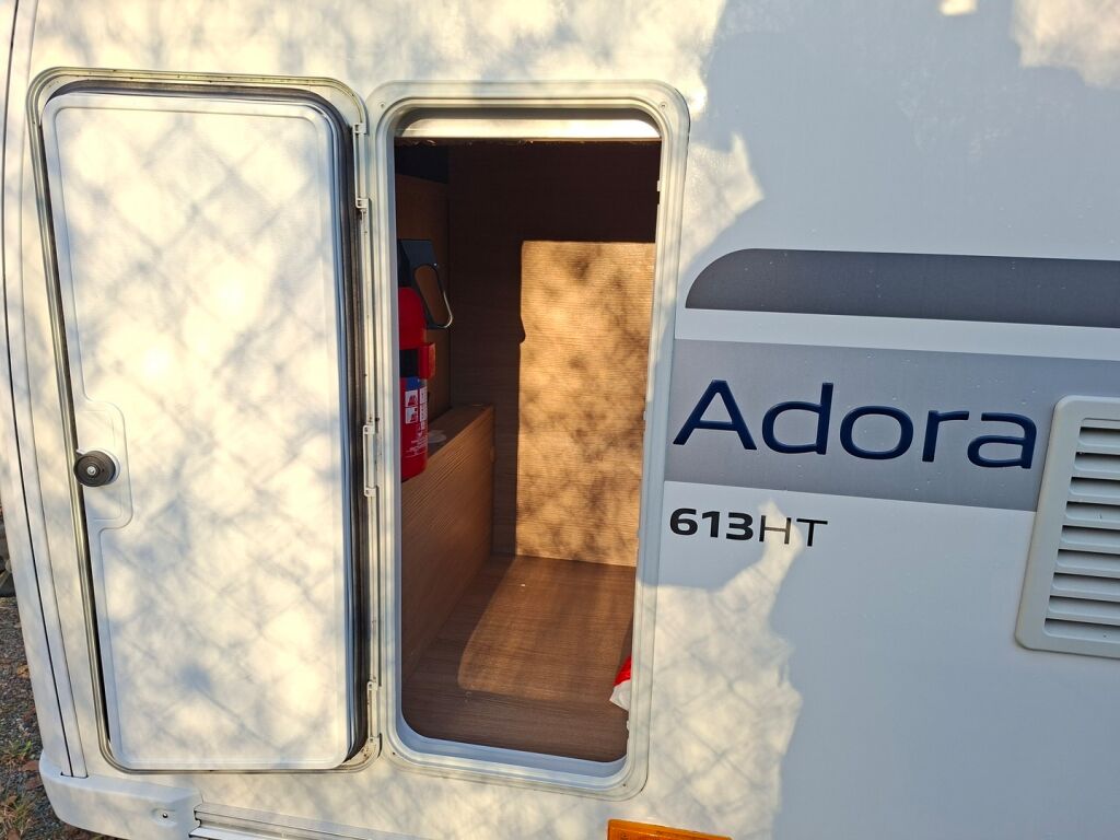 Adria Adora 2015 Valkoinen