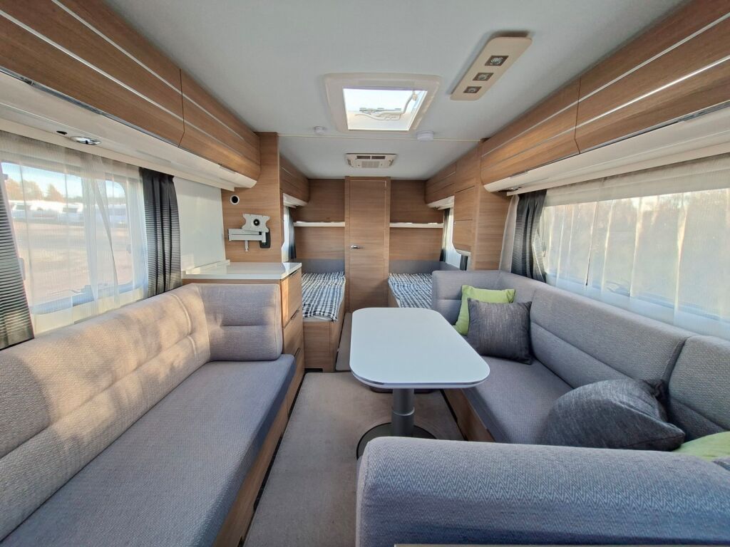 Adria Adora 2015 Valkoinen