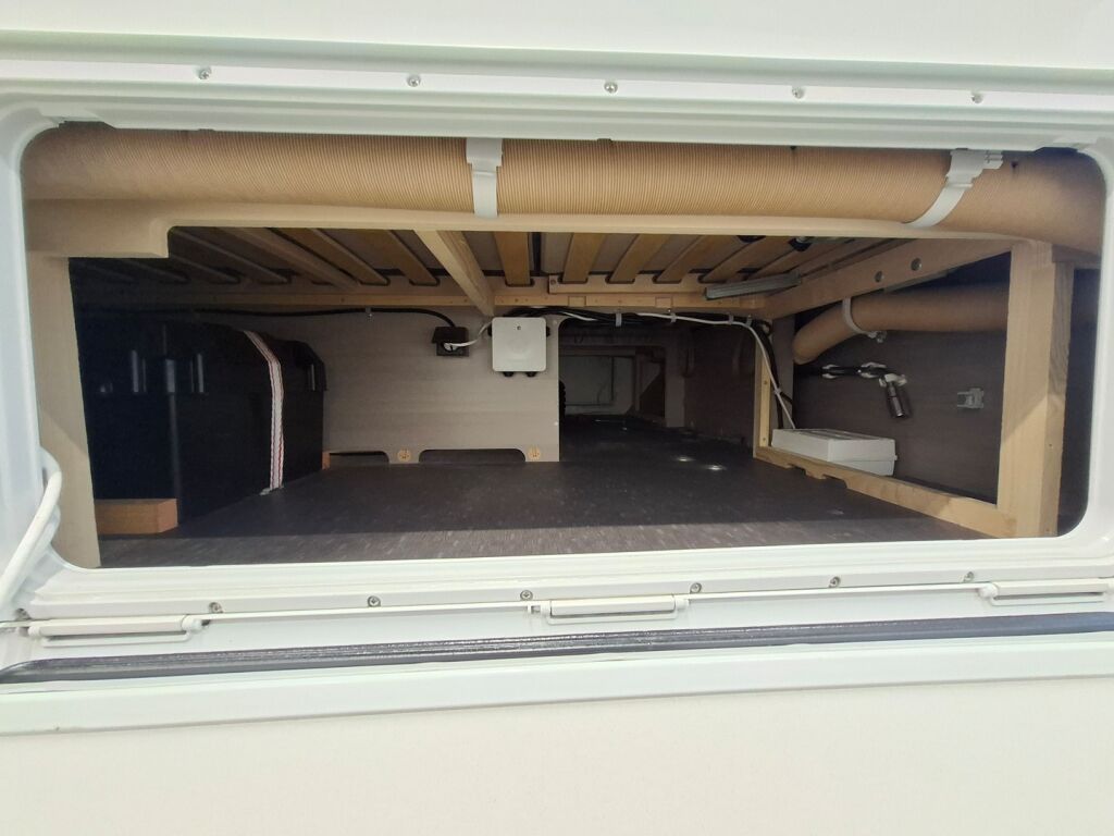 Adria Action 2017 Valkoinen