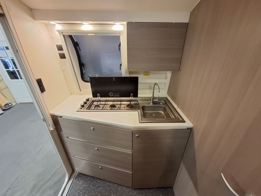 Adria Action 2017 Valkoinen