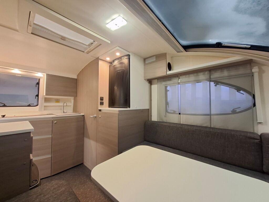 Adria Action 2017 Valkoinen