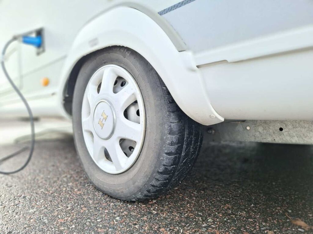 Hobby DeLuxe 2017 Valkoinen